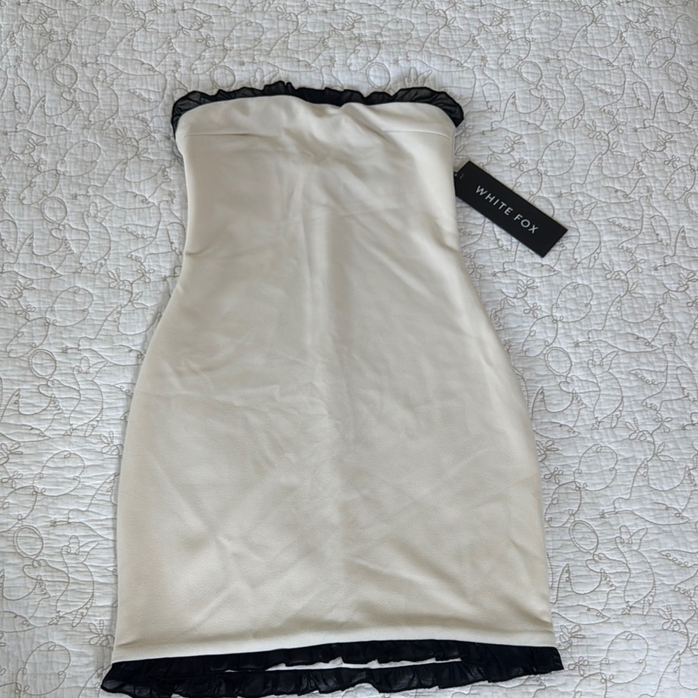 White Fox Boutique Cream and Black Strapless Dress